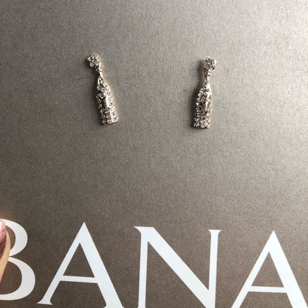 🥂Banana Republic champagne bottle earrings.🥂❤️